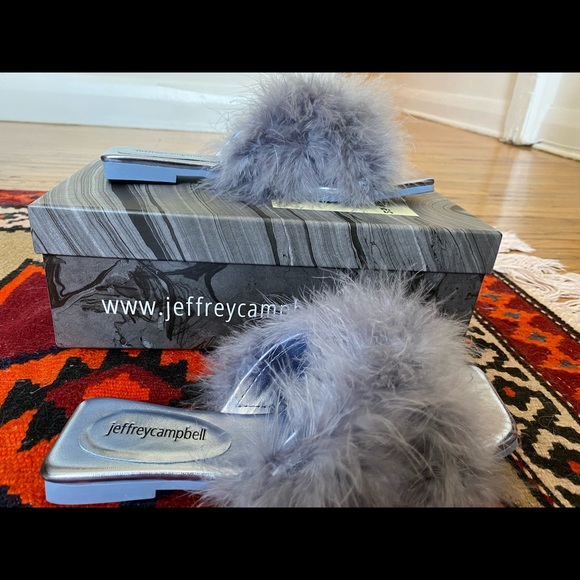 Jeffrey Campbell Crush On U Feathered Sandals 7.5 - Picture 2 of 3